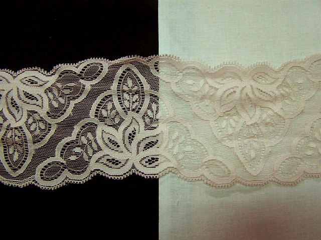 Resille dentelle rose porcelaine 1