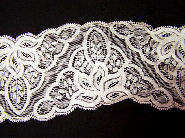 Resille dentelle rose porcelaine 2