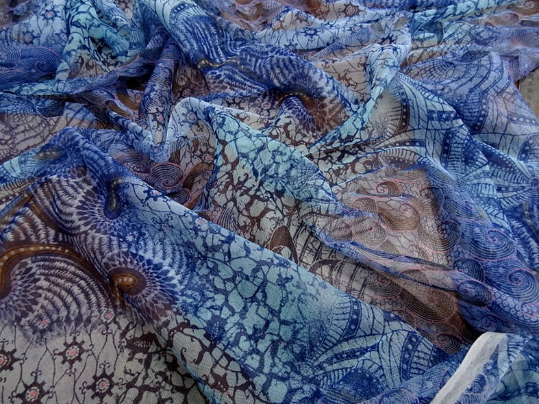 Resille en camaieu de bleus fleurs et volutes 1