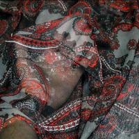 Resille gris noir rouge cachemire 2