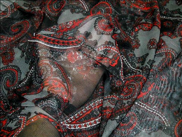 Resille gris noir rouge cachemire 2