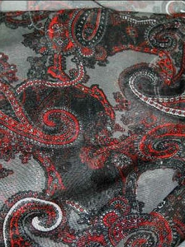 Resille gris noir rouge cachemire 3 