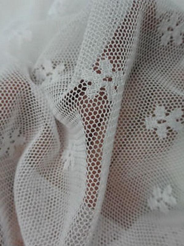 Resille lycra blanc motif tissé fleurette 2