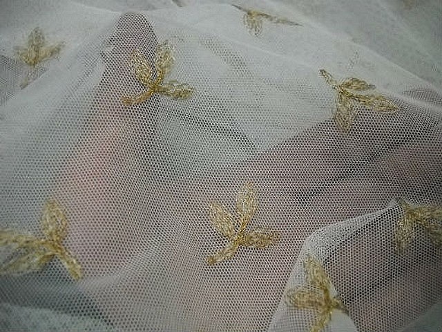 Resille lycra blanc casse broderie fil or 1