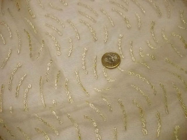 Resille lycra motif brode or pale 2