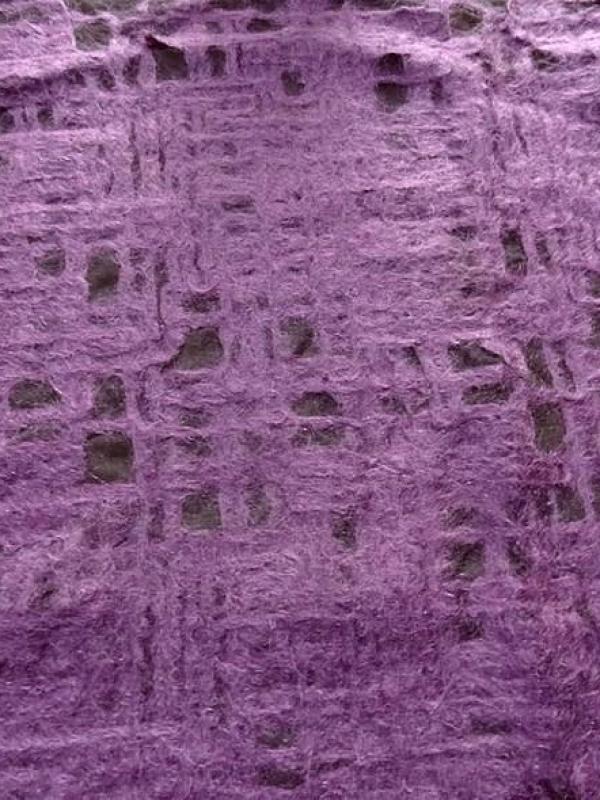 Resille lycra noire et laine angora prune cousu facon geometrique 1 