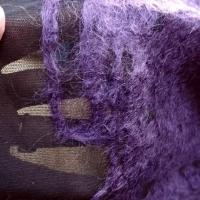 Resille lycra noire et laine angora prune cousu facon geometrique 4