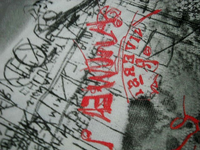 Resille motif dentelle et graffitis blanc noir rouge 2