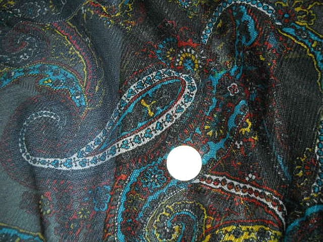 Resille noire cachemire teintes cyan rouge citron 2