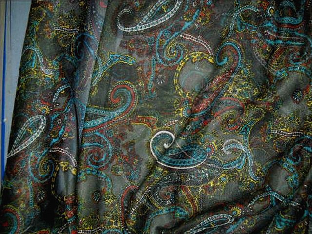 Resille noire cachemire teintes cyan rouge citron 3