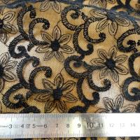 Resille noire seche brodee embase blanc casse 3