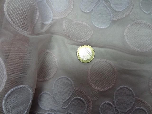 Resille rose pale brodee fleurs blob 2