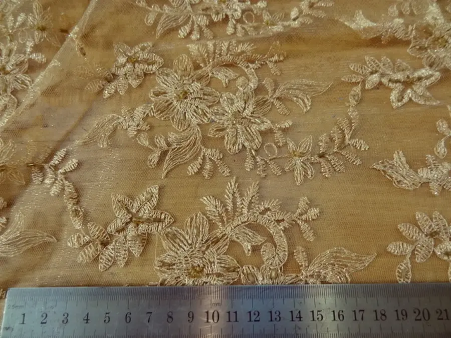 Resille vieil or brodee festonnee avec perles de rocaille 3