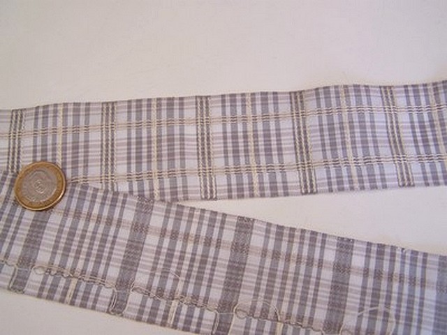 Ruban a carreaux blanc gris 1