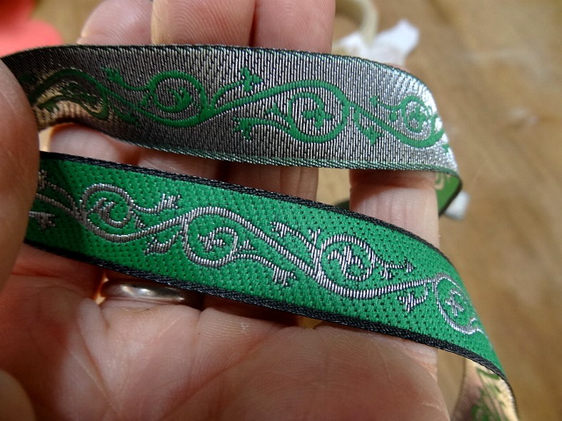 Ruban alienor argent et vert malachite 3
