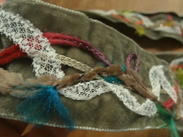 Ruban bohemienne velours kaki 2
