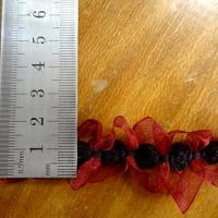 Ruban bordeaux ecrin de roses noires 2