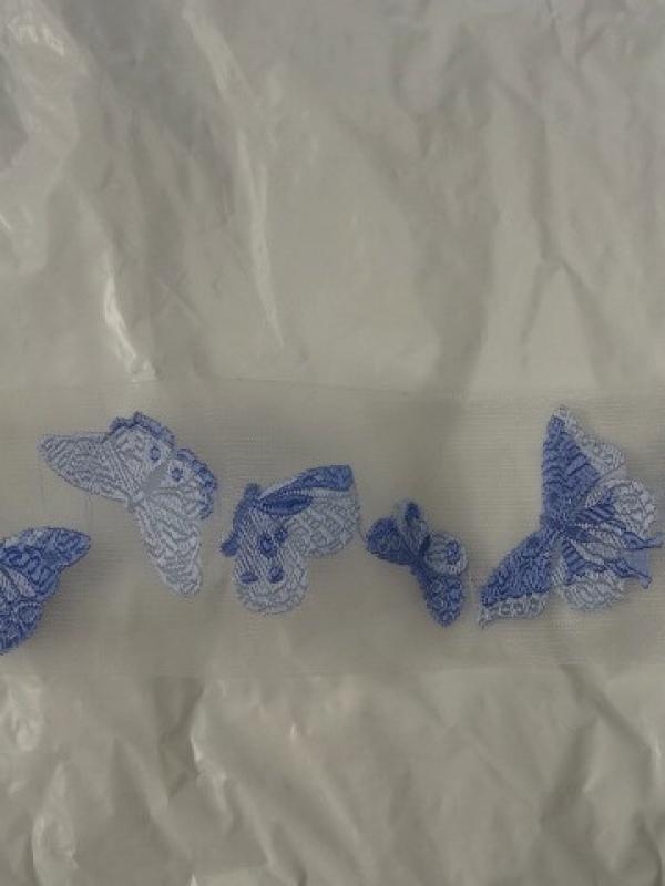 Ruban d organza brode de papillons bleu ciel cerule 1 