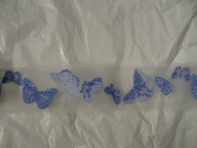 Ruban d organza brode de papillons bleu ciel cerule 1