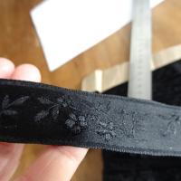 Ruban damasse noir fleuri 3