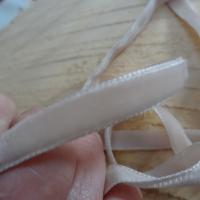 Ruban de velours beige poudre 9 mm 3