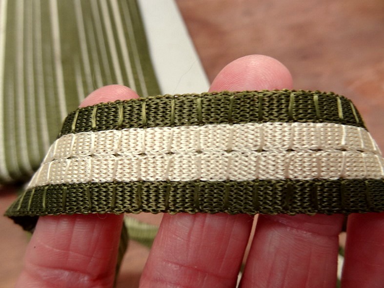 Ruban dragon plat kaki et blanc casse 3