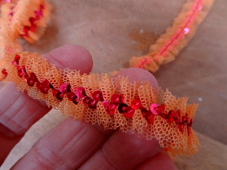 Ruban elastique resille froncee orange sequins rose metal 2