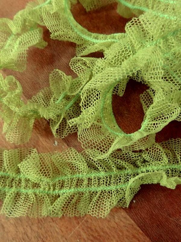 Ruban elastique resille froncee vert anis 1 