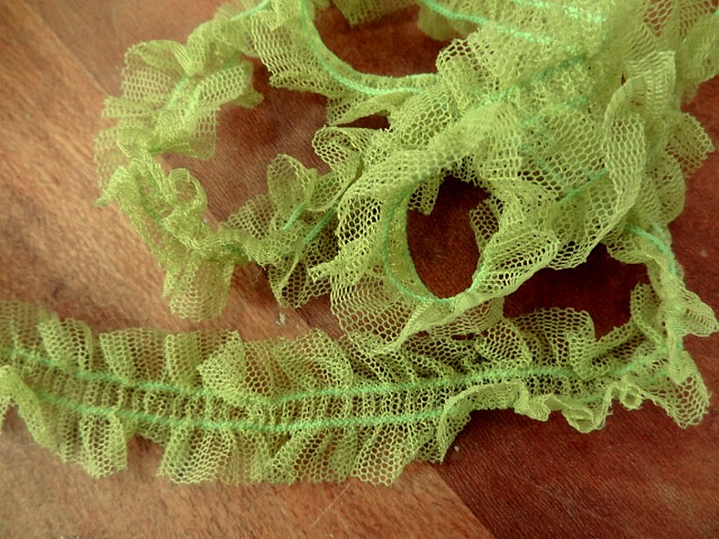 Ruban elastique resille froncee vert anis 1