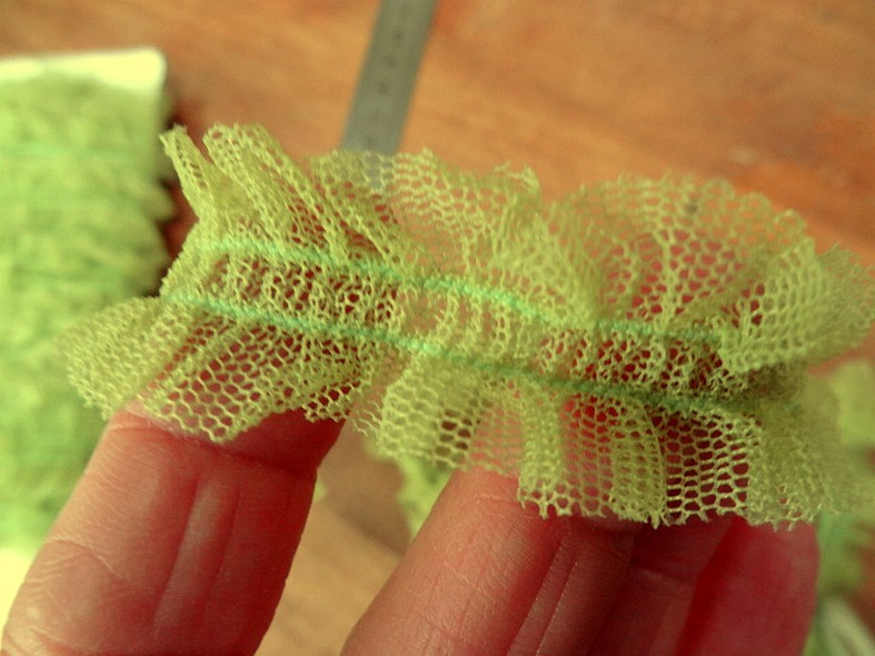 Ruban elastique resille froncee vert anis 3