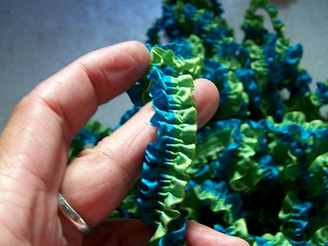 Ruban fronce elastique bleu vert 