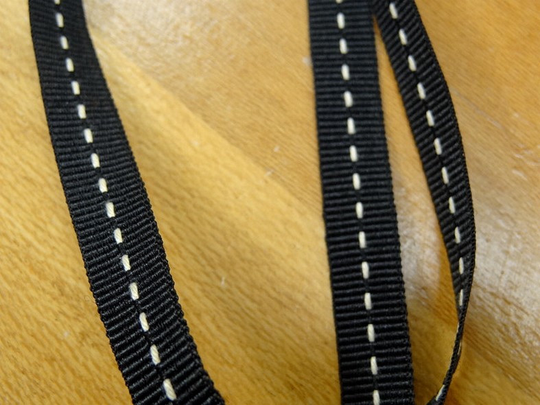 Ruban gros grain noir scenario 10 mm