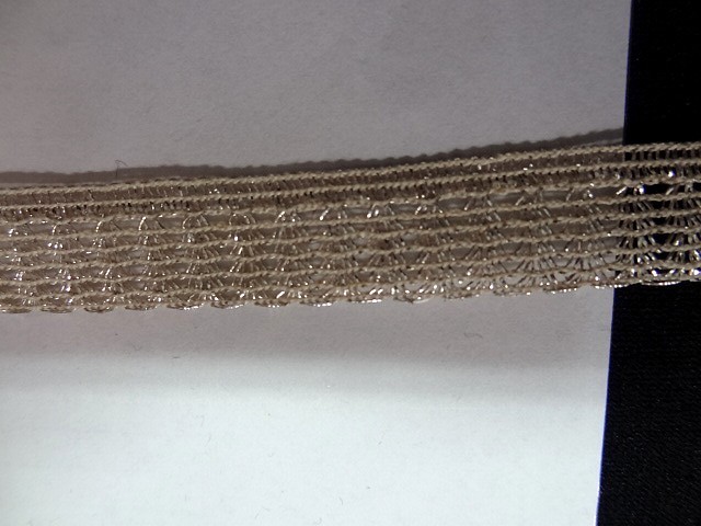 Ruban maille fine blanc casse or pale