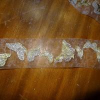 Ruban organza papillons brodes jaune gris 1