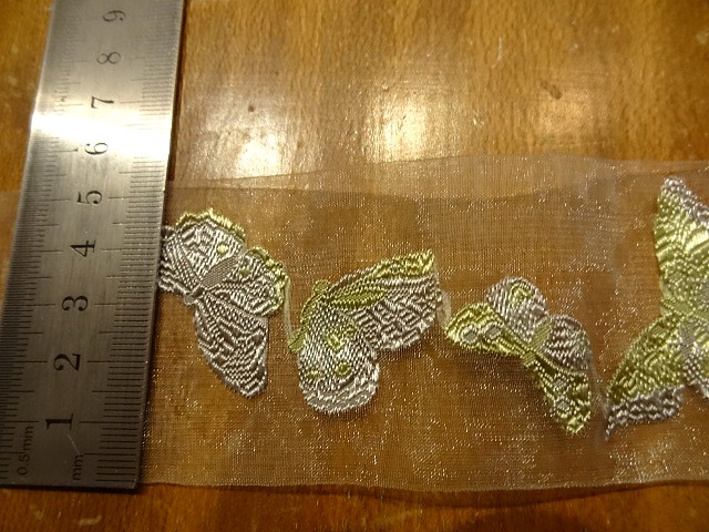 Ruban organza papillons brodes jaune gris 2