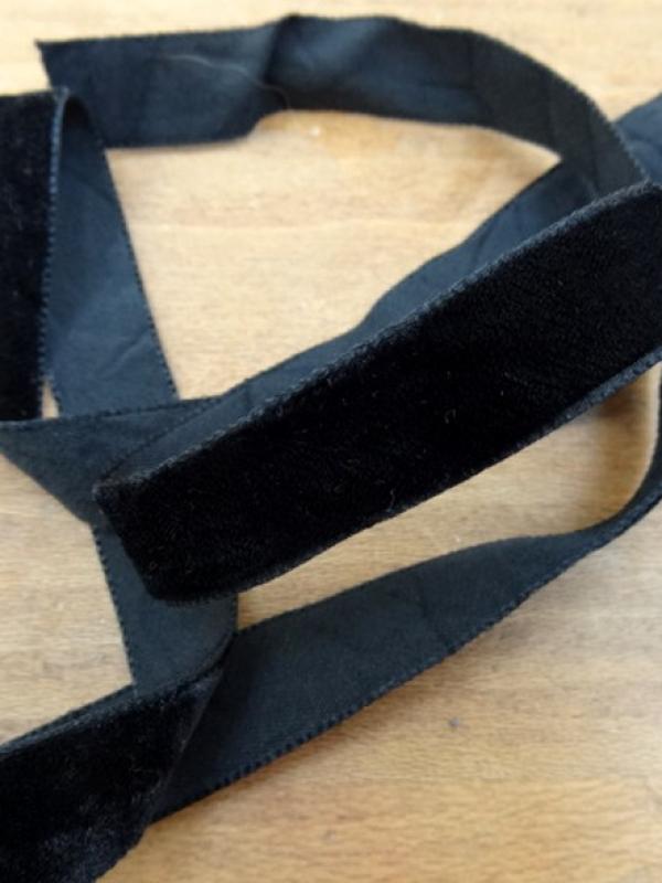 Ruban panne de velours noir 16 mm 1 