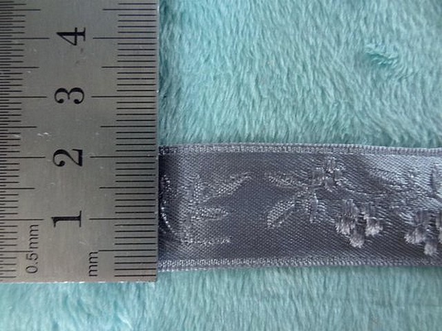 Ruban satin gris damasse fleuri 2