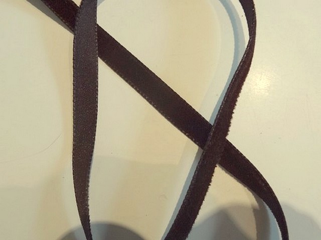 Ruban velours chocolat 9 mm 1 