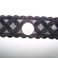 Ruban voile noir brode de croisillons 1 