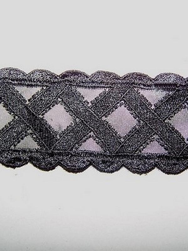 Ruban voile noir brode de croisillons 3 