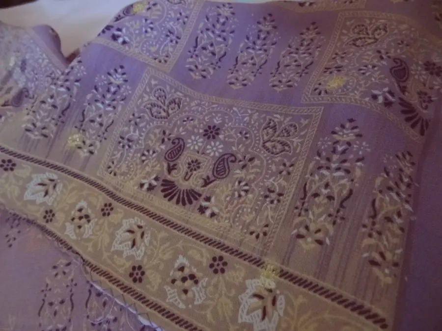 Sari parme et or pale en crepe polyester