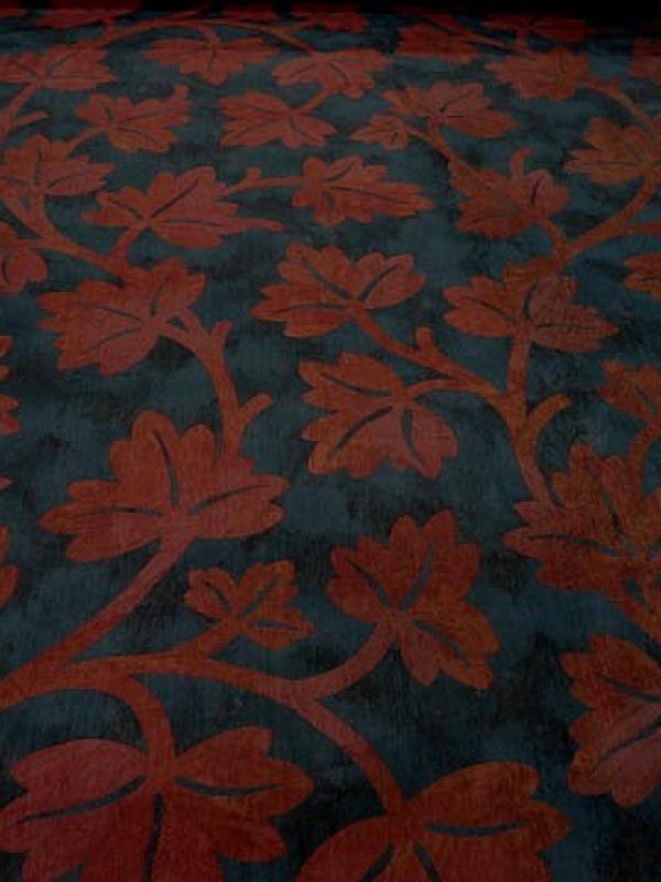 Satin ameublement bleu de prusse feuilles rouge cardinal 1 