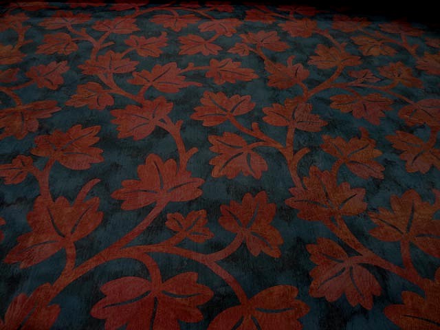 Satin ameublement bleu de prusse feuilles rouge cardinal 1