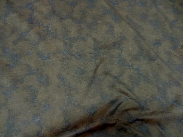 Satin ameublement motif fondu gris et beige dore 3