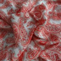 Satin blanc cachemire rouge 01