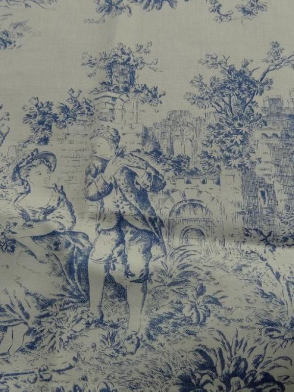 Satin de coton blanc casse motif toile de jouy bleu marine 1 