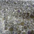 Satin de coton fin fond gris clair motif lavande et kaki 2 