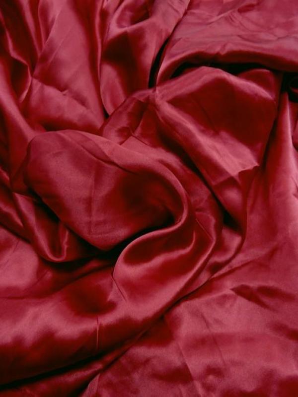Satin de soie fin rouge carmin 1 