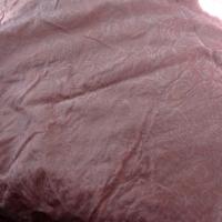 Satin de soie fin vieux rose avec applications de velours 1