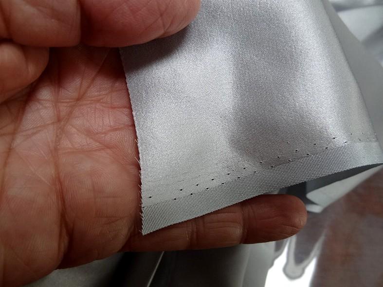 Satin de soie gris lunaire 3